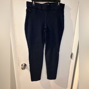 Women’s Nine West skinny jeans
